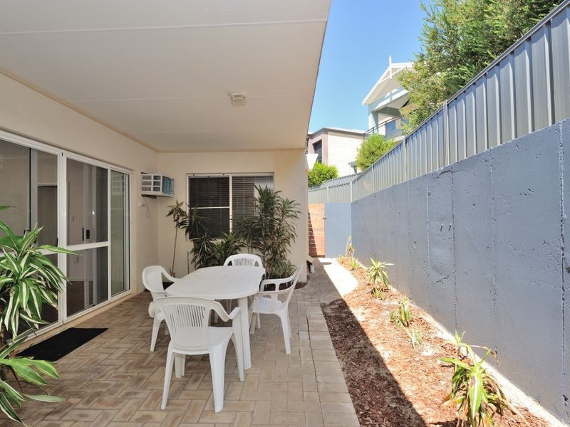 7/7 Oversby Street, Halls Head WA 6210
