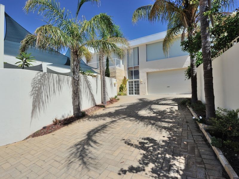 7/7 Oversby Street, Halls Head WA 6210