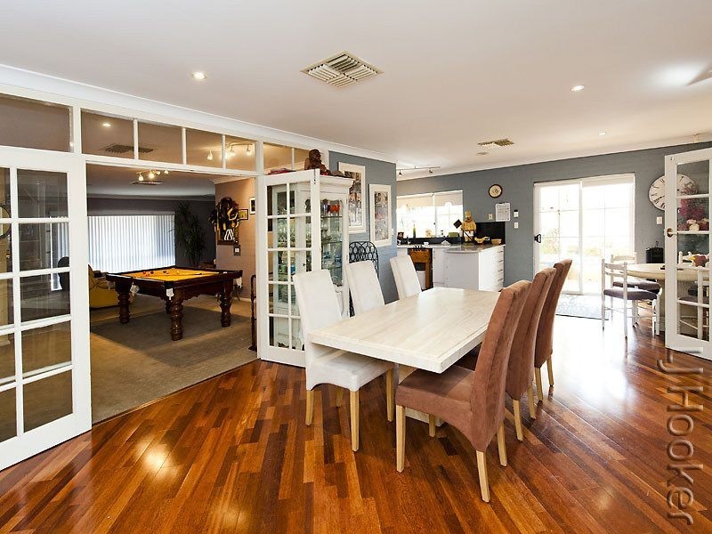 2 Leyburn Drive, Halls Head WA 6210