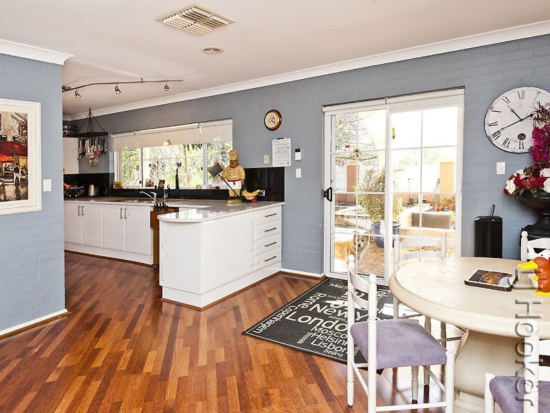 2 Leyburn Drive, Halls Head WA 6210