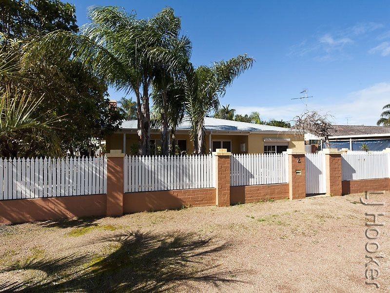 2 Leyburn Drive, Halls Head WA 6210