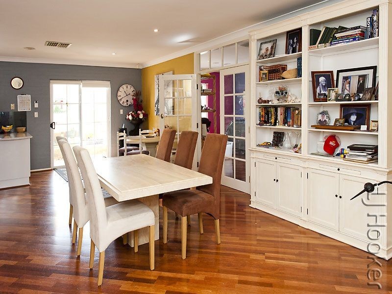 2 Leyburn Drive, Halls Head WA 6210