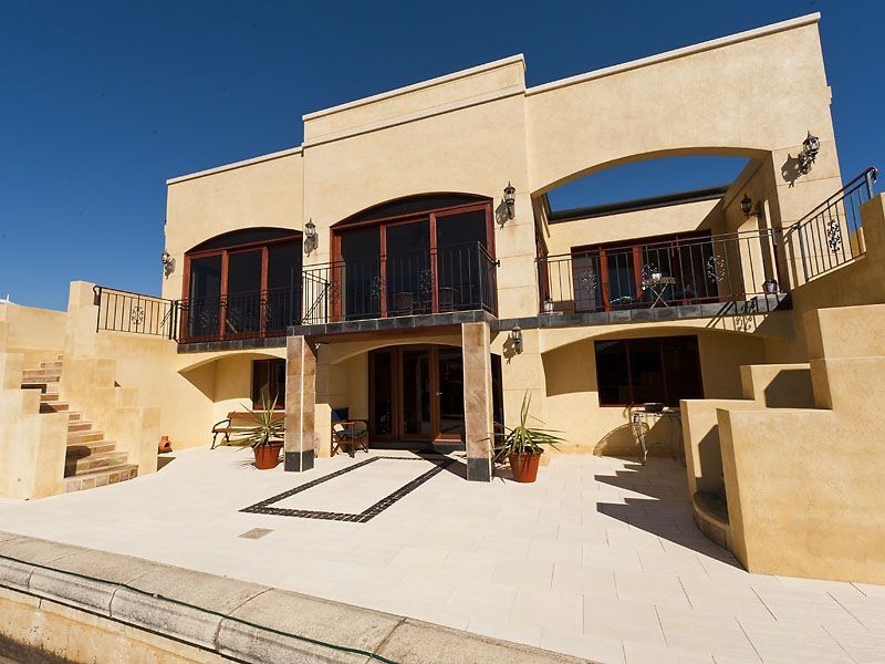 17 Leisure Way, Halls Head WA 6210