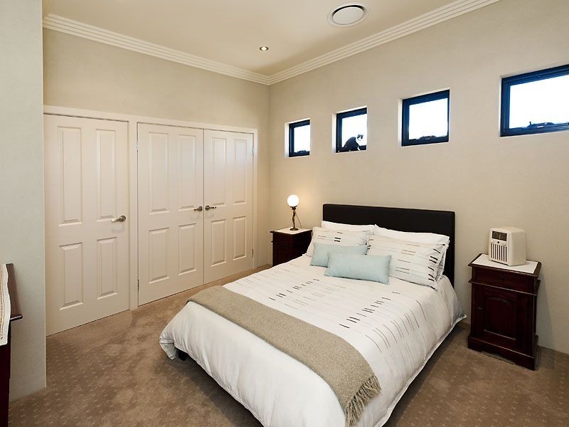 17 Leisure Way, Halls Head WA 6210