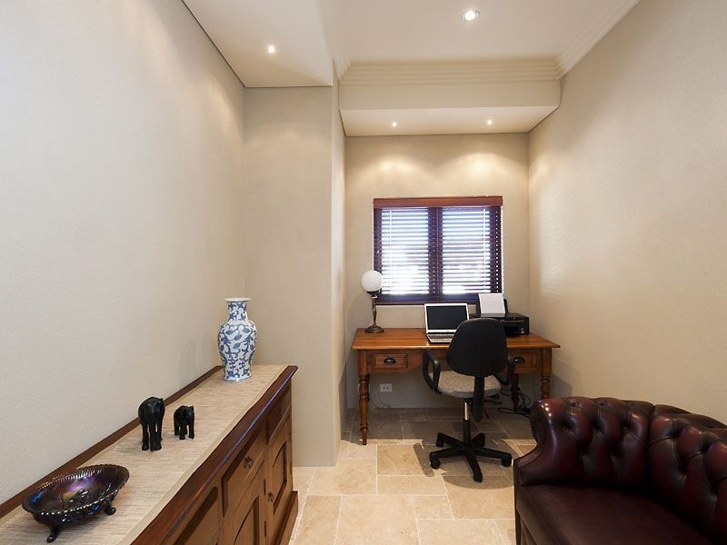 17 Leisure Way, Halls Head WA 6210