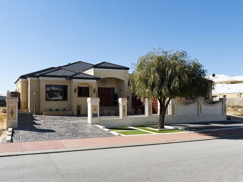 17 Leisure Way, Halls Head WA 6210