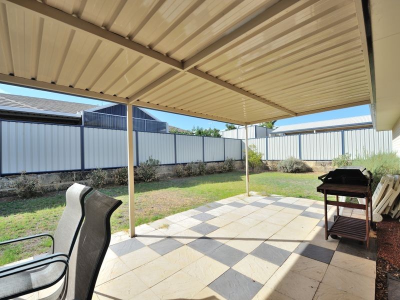 28 Camden Way, Meadow Springs WA 6210