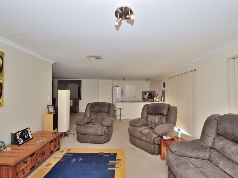 28 Camden Way, Meadow Springs WA 6210