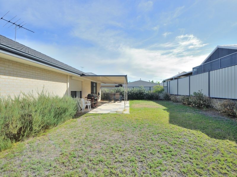 28 Camden Way, Meadow Springs WA 6210