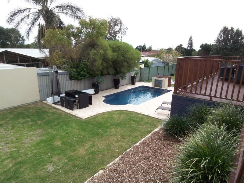 32 Selene Way, San Remo WA 6210