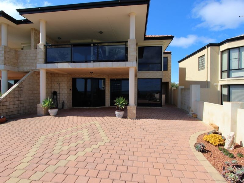 10A Pinnace Court, Halls Head WA 6210