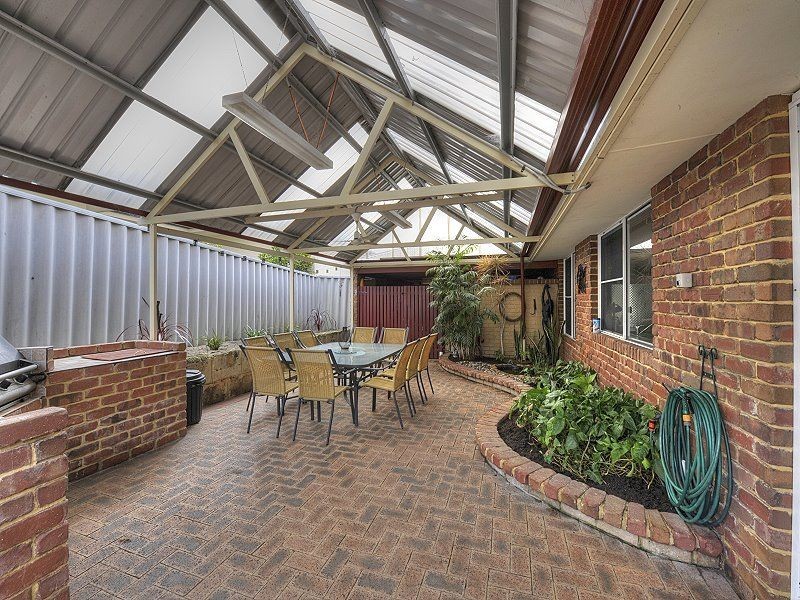 54 Casuarina Drive, Halls Head WA 6210