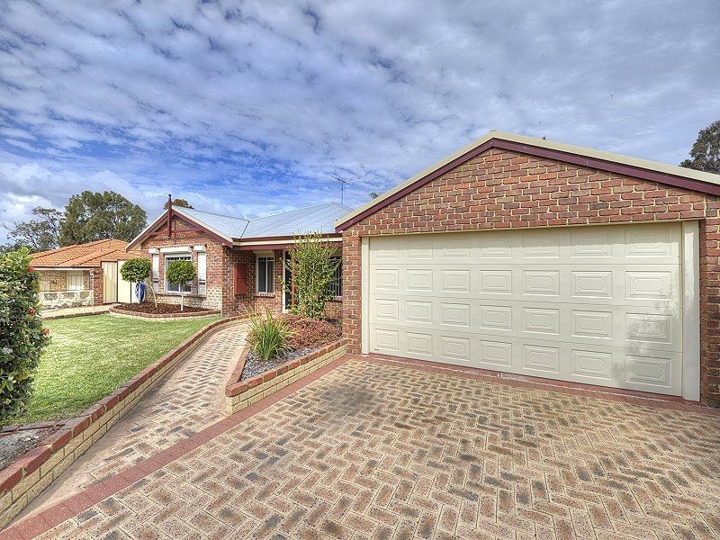 54 Casuarina Drive, Halls Head WA 6210