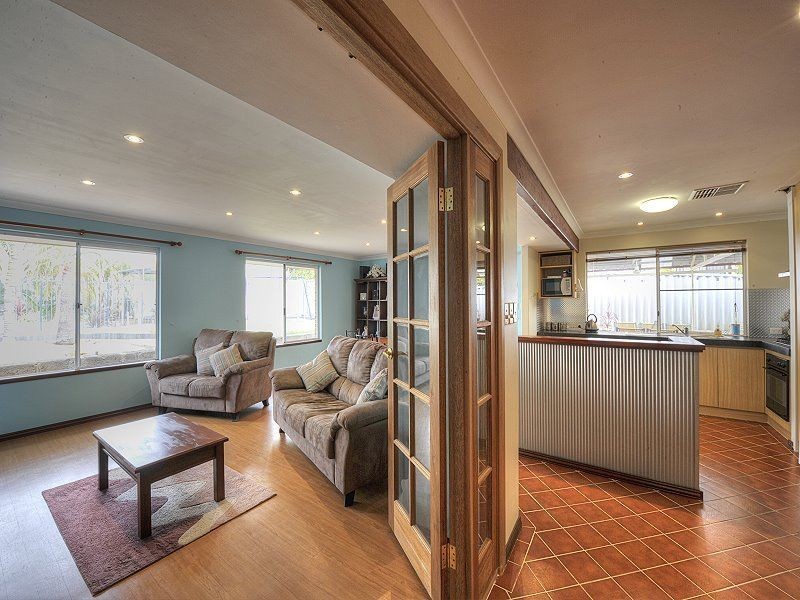54 Casuarina Drive, Halls Head WA 6210
