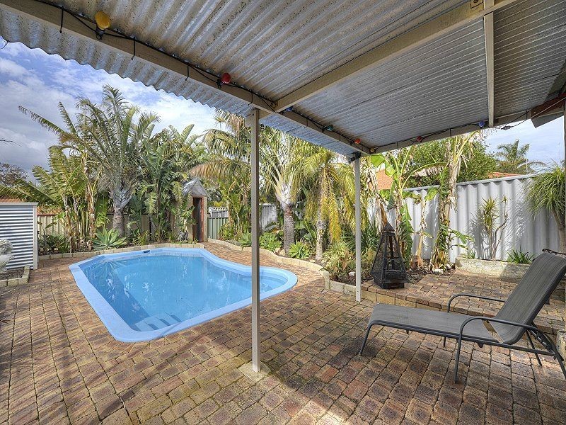 54 Casuarina Drive, Halls Head WA 6210