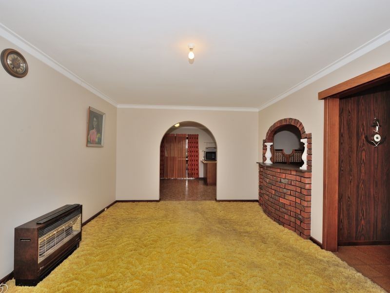 32 Maria Street, Dudley Park WA 6210