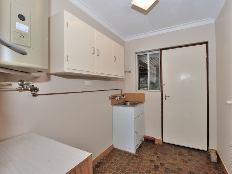 32 Maria Street, Dudley Park WA 6210