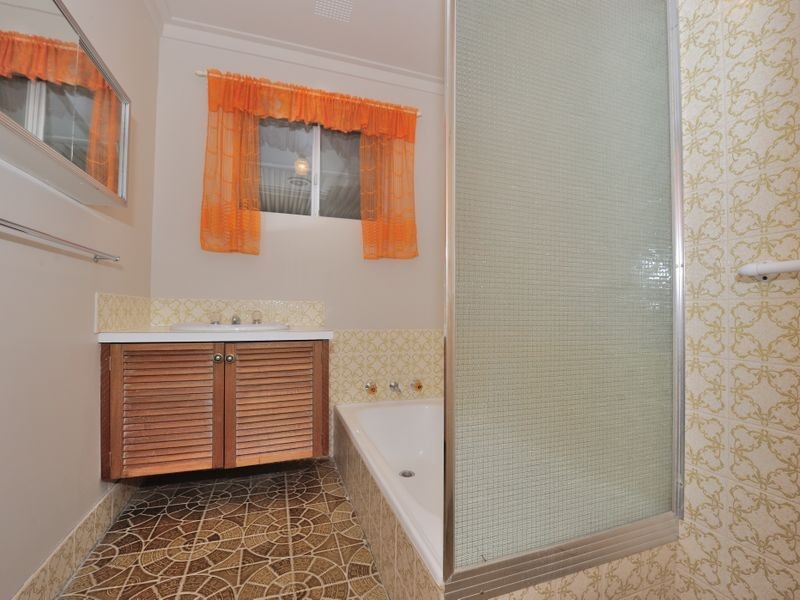 32 Maria Street, Dudley Park WA 6210