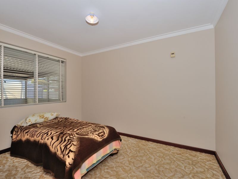 32 Maria Street, Dudley Park WA 6210