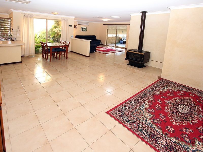 30 Portmarnock Circle, Halls Head WA 6210