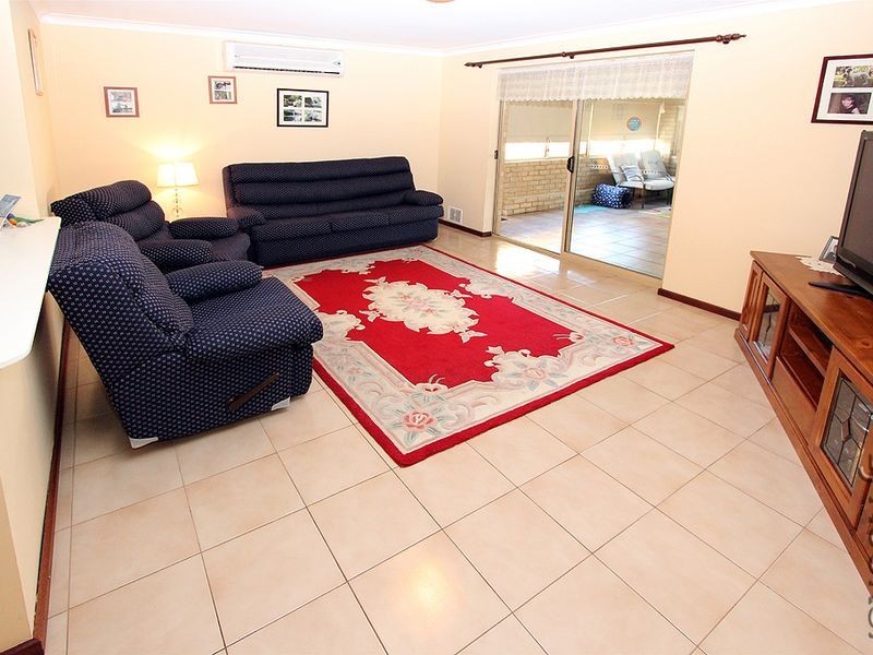 30 Portmarnock Circle, Halls Head WA 6210