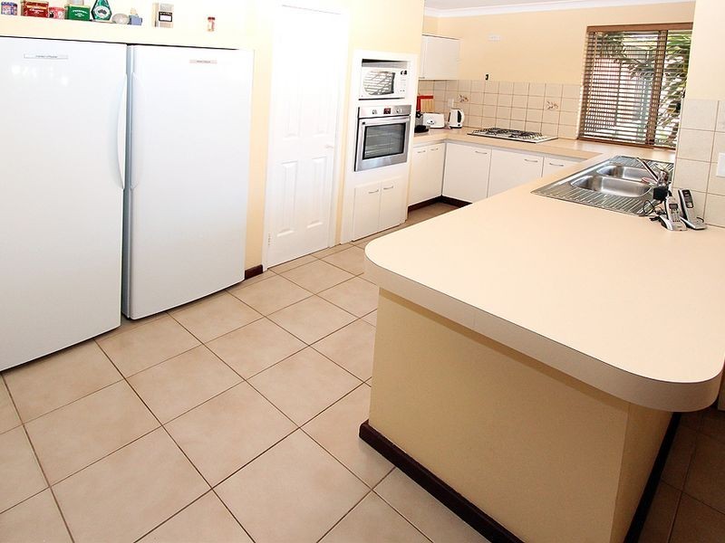 30 Portmarnock Circle, Halls Head WA 6210