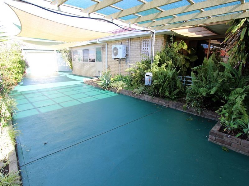 30 Portmarnock Circle, Halls Head WA 6210