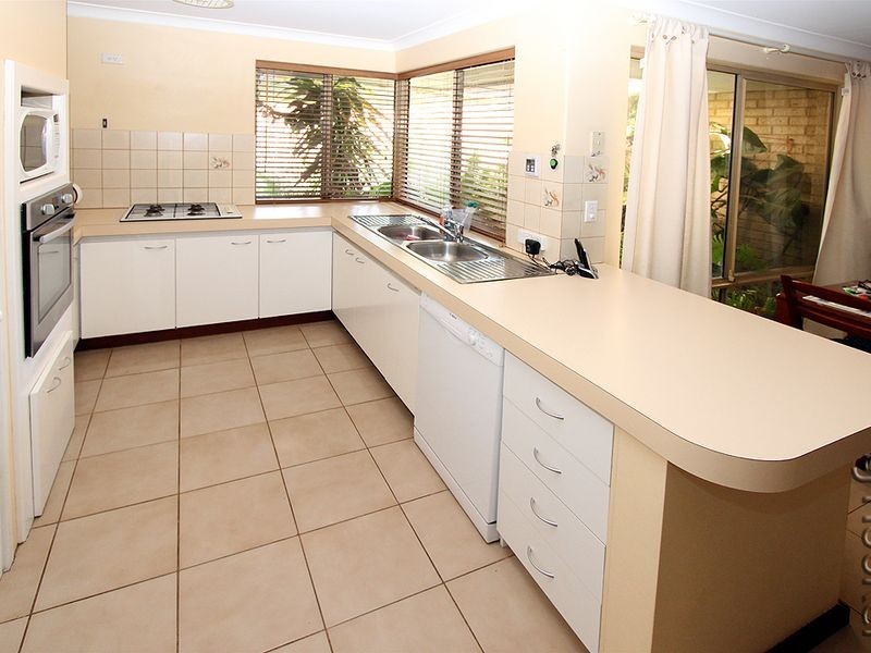 30 Portmarnock Circle, Halls Head WA 6210