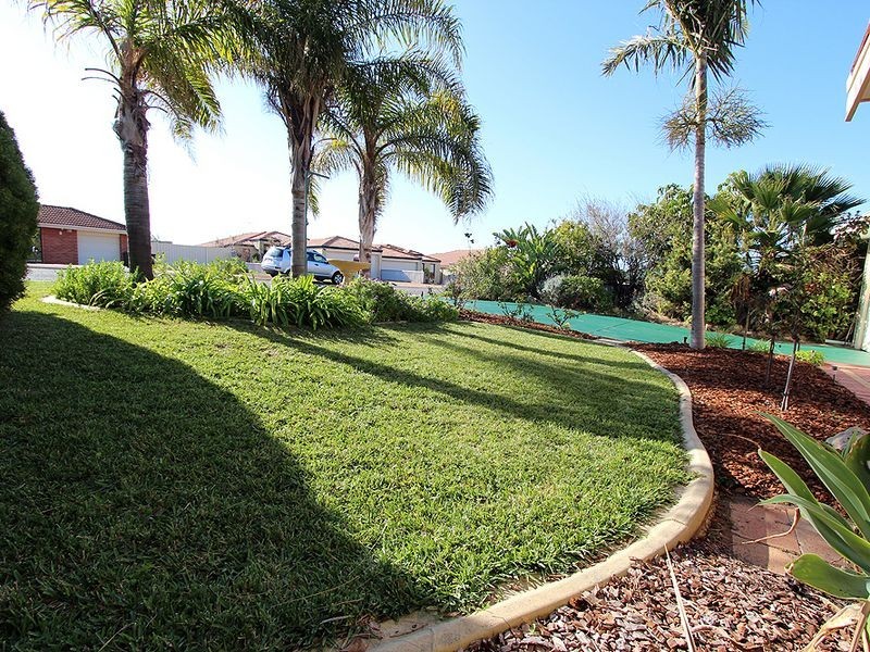 30 Portmarnock Circle, Halls Head WA 6210