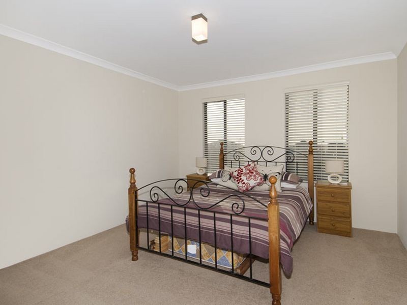 29 Bookleaf Loop, Halls Head WA 6210