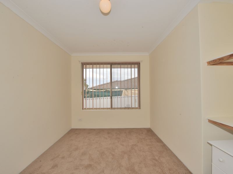 2 Hickory Court, Halls Head WA 6210