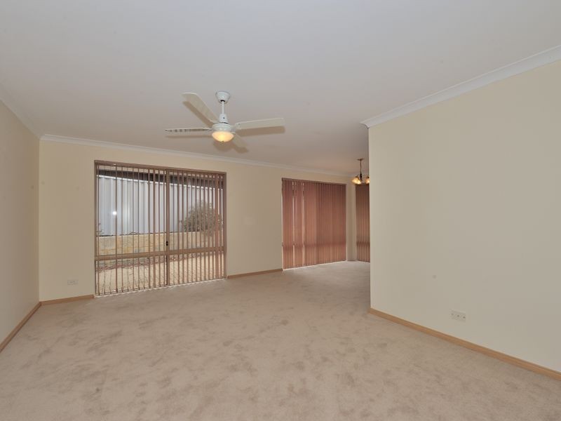 2 Hickory Court, Halls Head WA 6210