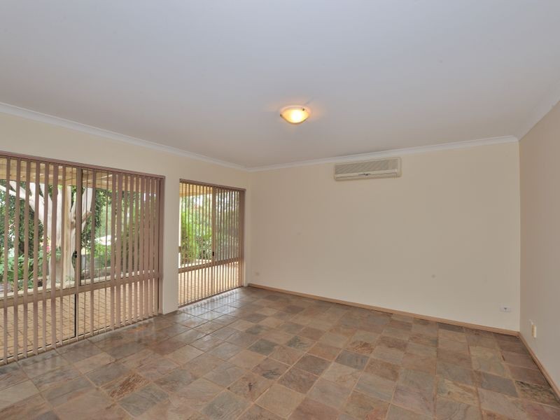 2 Hickory Court, Halls Head WA 6210