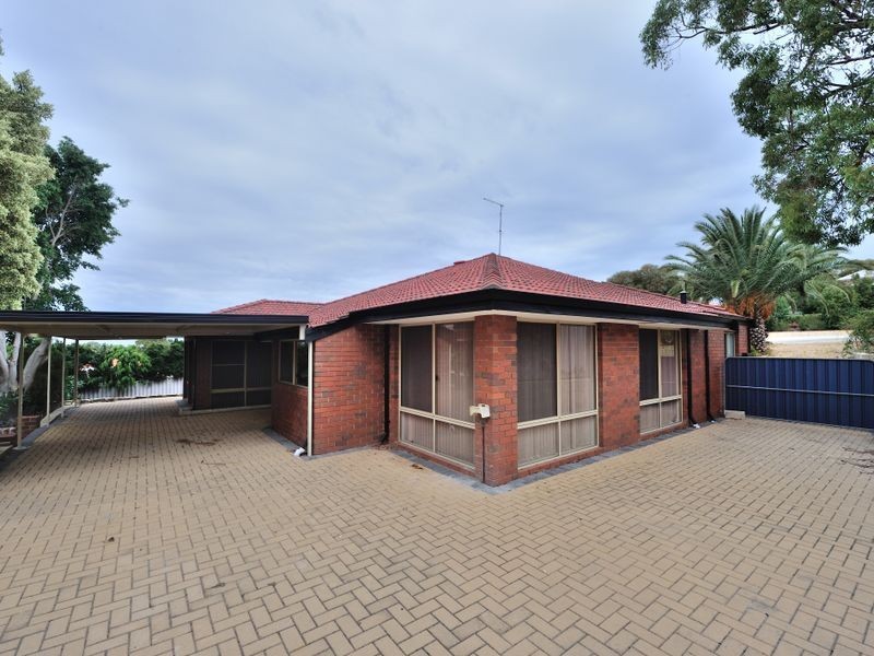 2 Hickory Court, Halls Head WA 6210