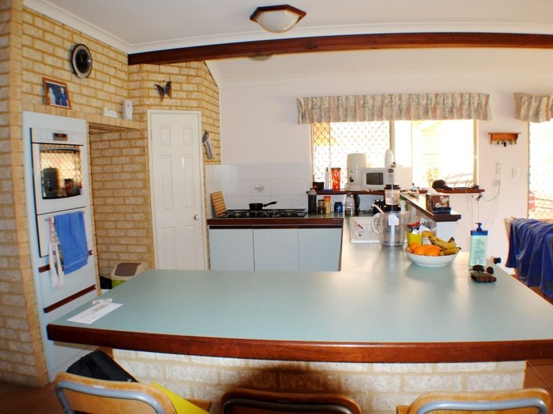 11 Vermont Avenue, Meadow Springs WA 6210