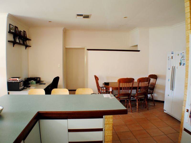 11 Vermont Avenue, Meadow Springs WA 6210