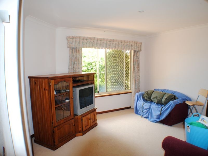 11 Vermont Avenue, Meadow Springs WA 6210