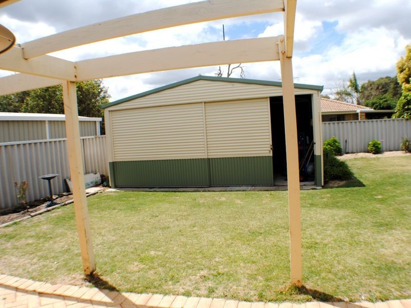 11 Vermont Avenue, Meadow Springs WA 6210