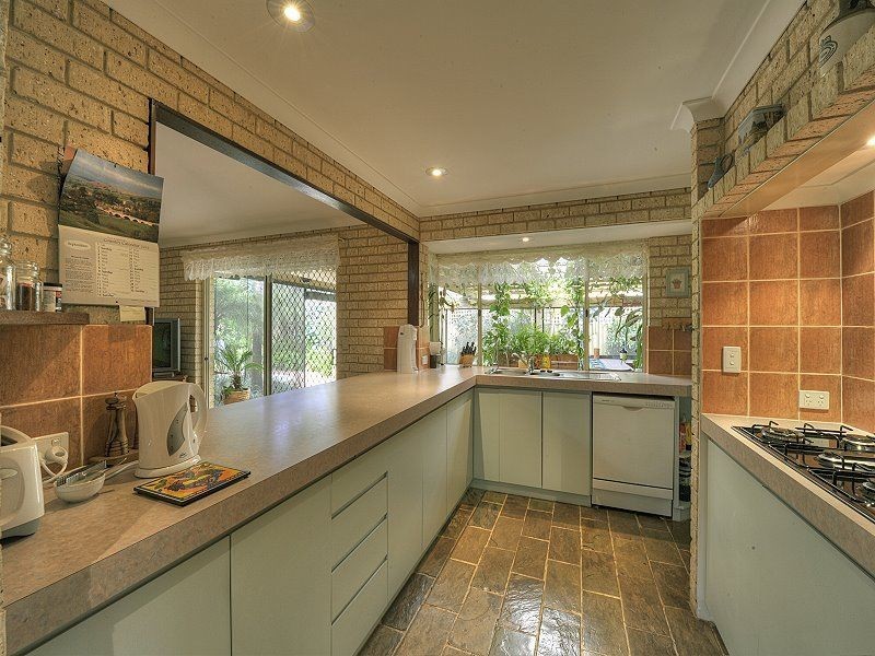 3 Forbes Road, Halls Head WA 6210