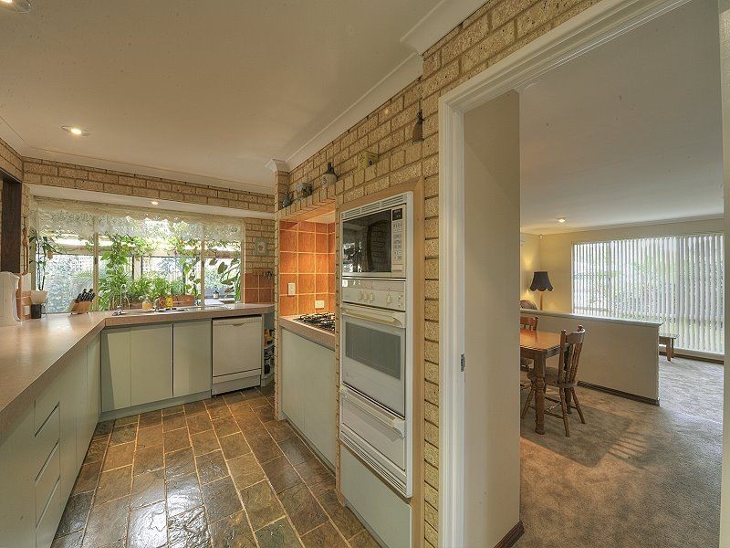 3 Forbes Road, Halls Head WA 6210