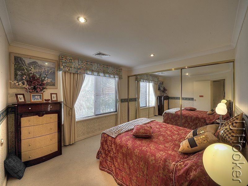 15 Poivre Place, San Remo WA 6210