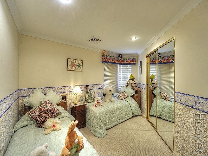 15 Poivre Place, San Remo WA 6210