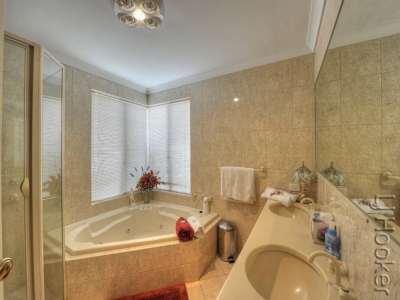 15 Poivre Place, San Remo WA 6210