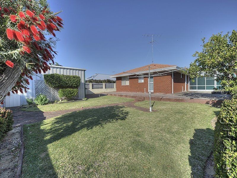 56 Janis Street, Halls Head WA 6210