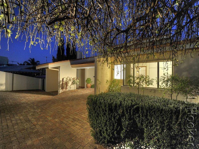 17 Carina Circle, Halls Head WA 6210