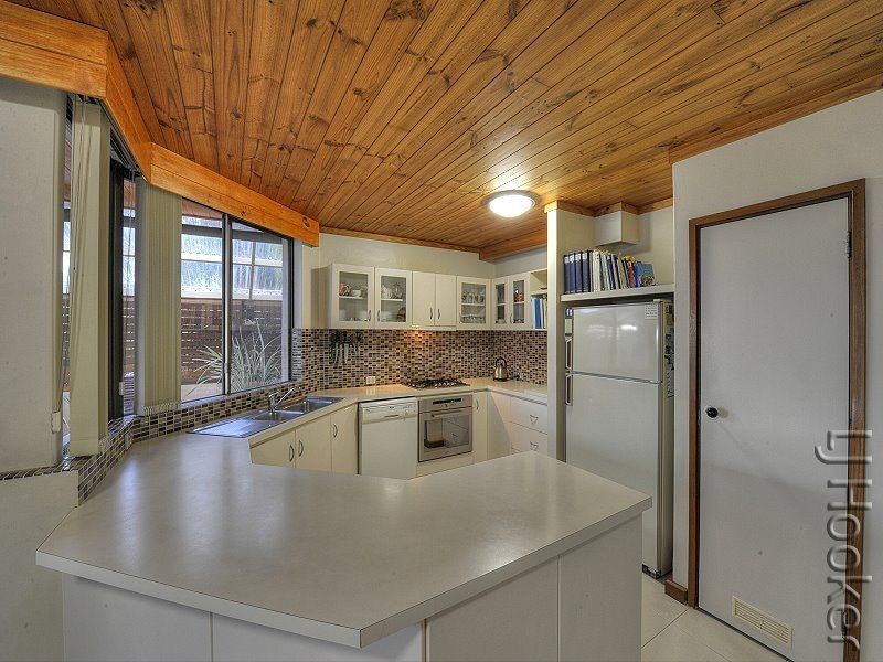 17 Carina Circle, Halls Head WA 6210