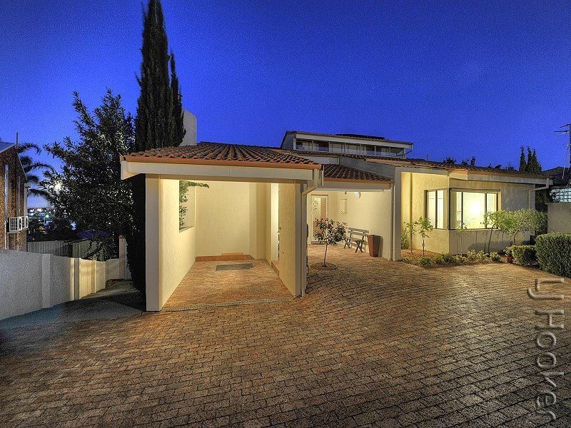 17 Carina Circle, Halls Head WA 6210