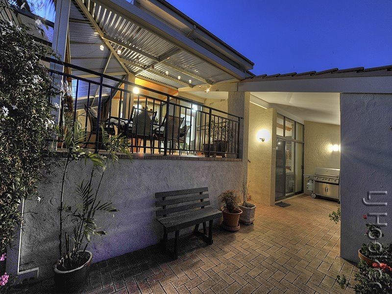 17 Carina Circle, Halls Head WA 6210