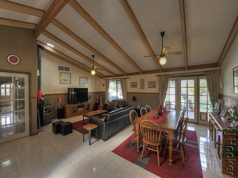 10 Whitehead Street, Singleton WA 6175