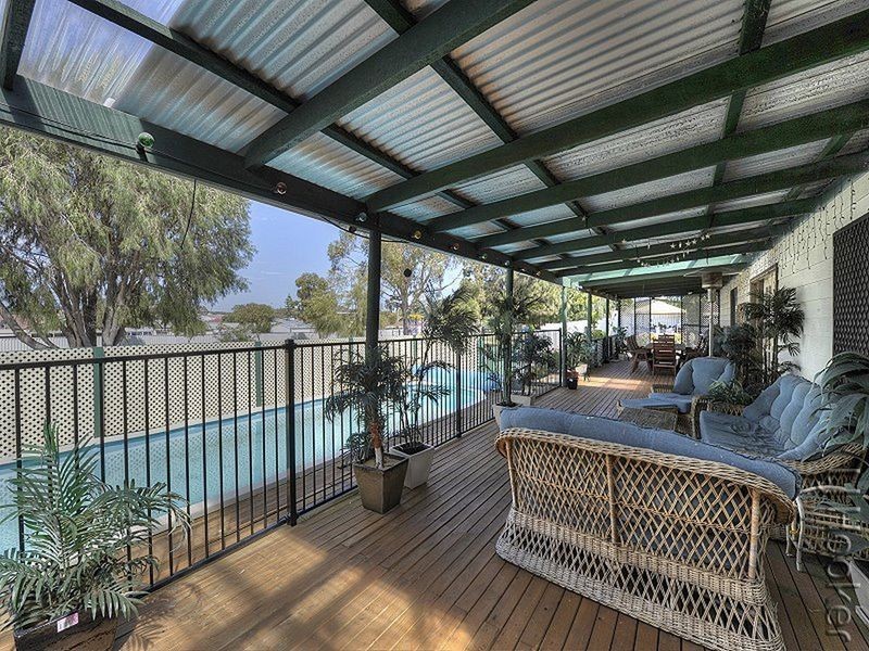 10 Whitehead Street, Singleton WA 6175